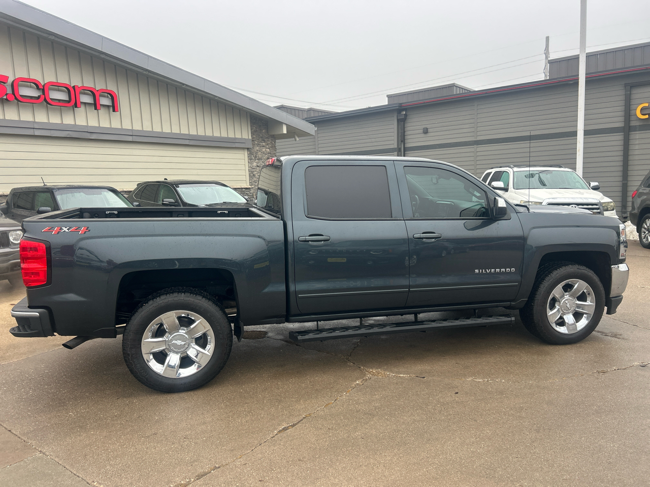 Chevrolet Silverado 1500 4WD Crew Cab 143.5" LT w/1LT 2018