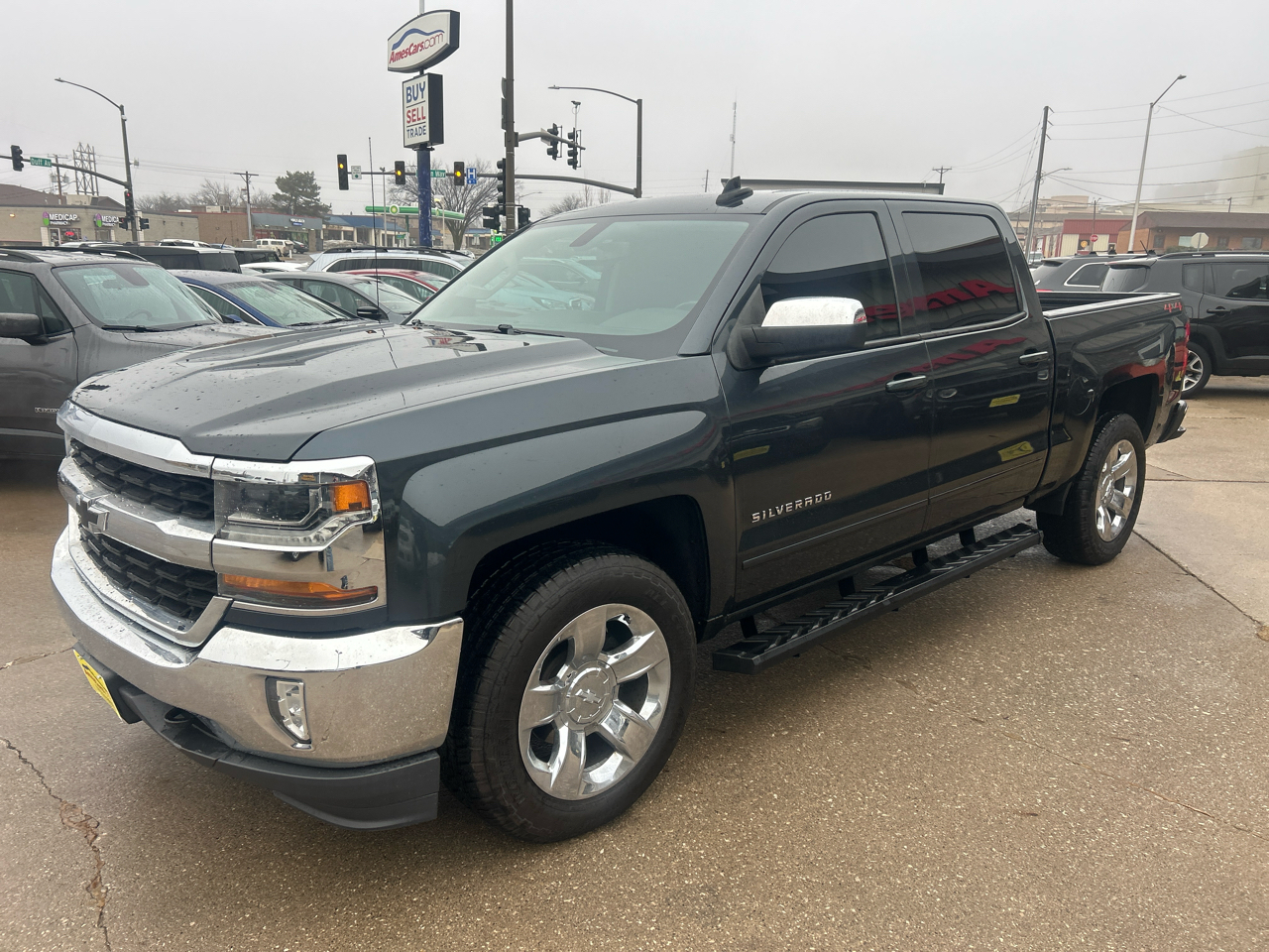 Chevrolet Silverado 1500 4WD Crew Cab 143.5" LT w/1LT 2018