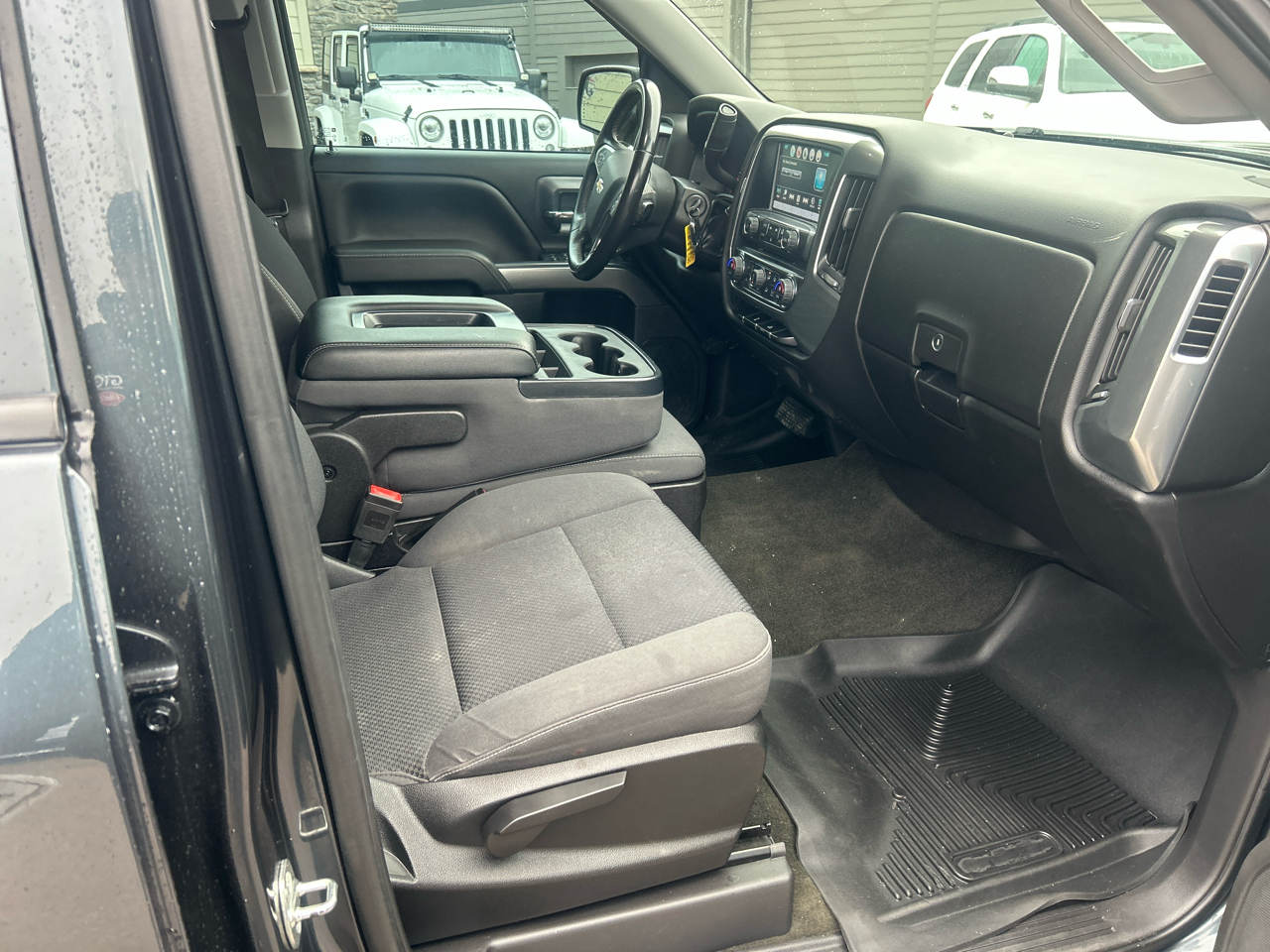 Chevrolet Silverado 1500 4WD Crew Cab 143.5" LT w/1LT 2018