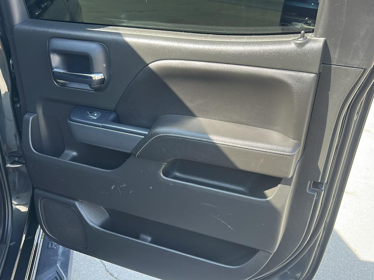 Chevrolet Silverado 1500 4WD Crew Cab 143.5" LT w/1LT 2018