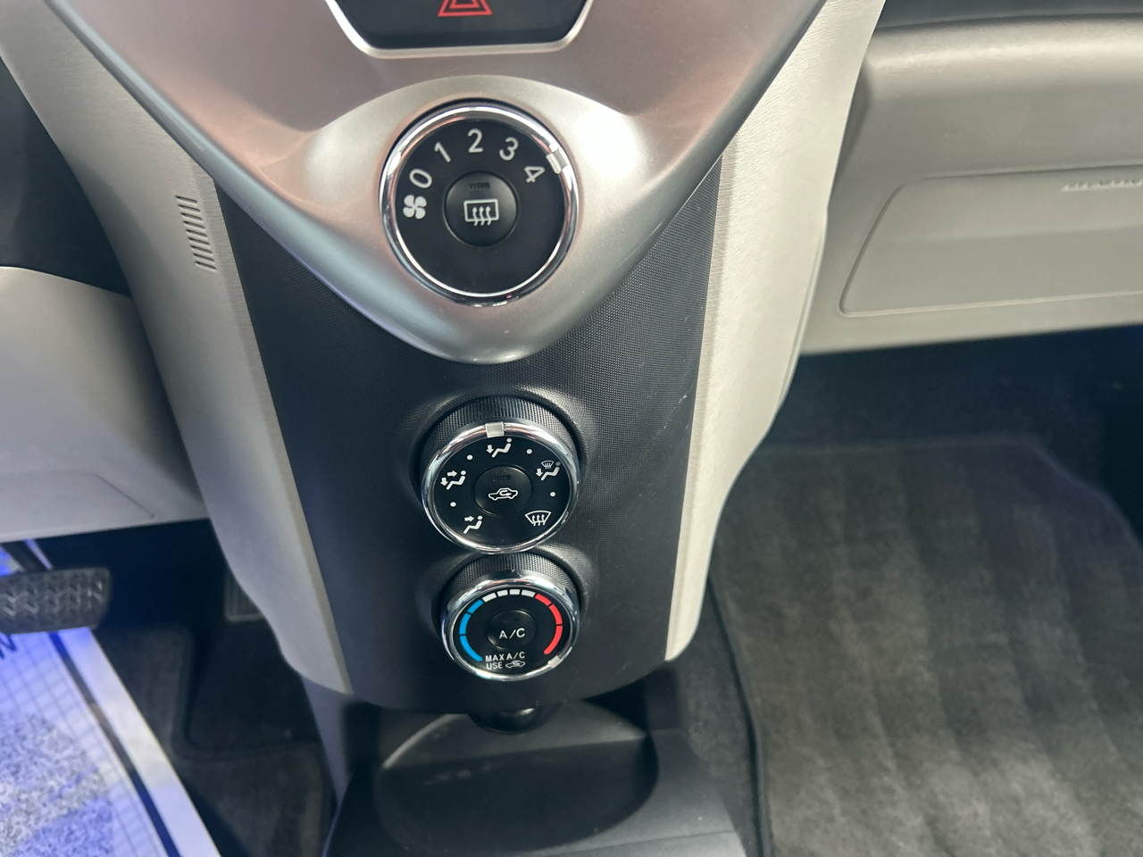 Scion iQ 3dr HB (Natl) 2012 Scion iQ 3dr HB (Natl) 2012