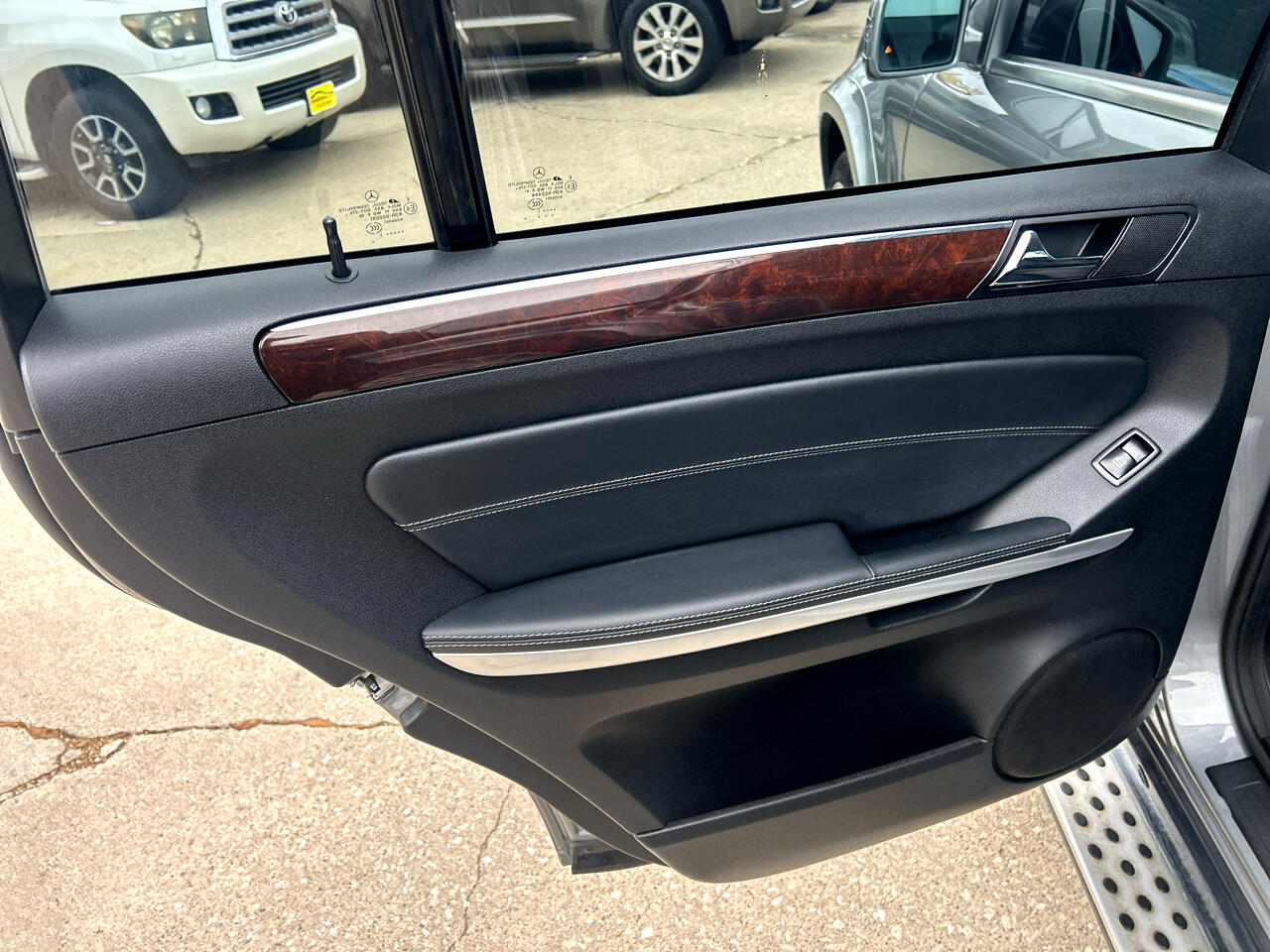 Mercedes-Benz GL-Class 4MATIC 4dr GL 550 2011