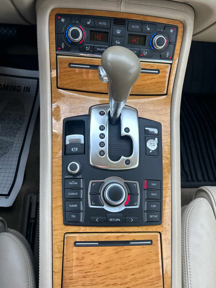 Audi A8 L 4dr Sdn 4.2L 2009