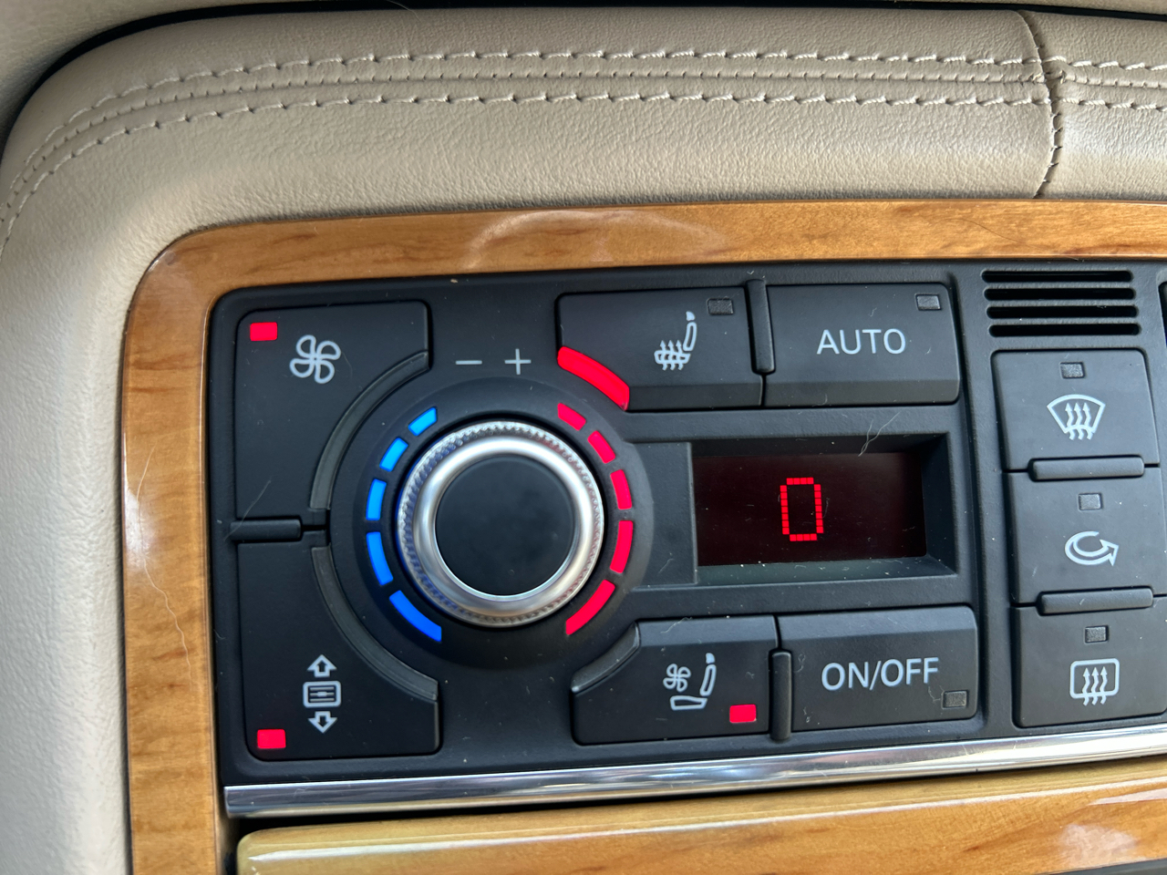 Audi A8 L 4dr Sdn 4.2L 2009