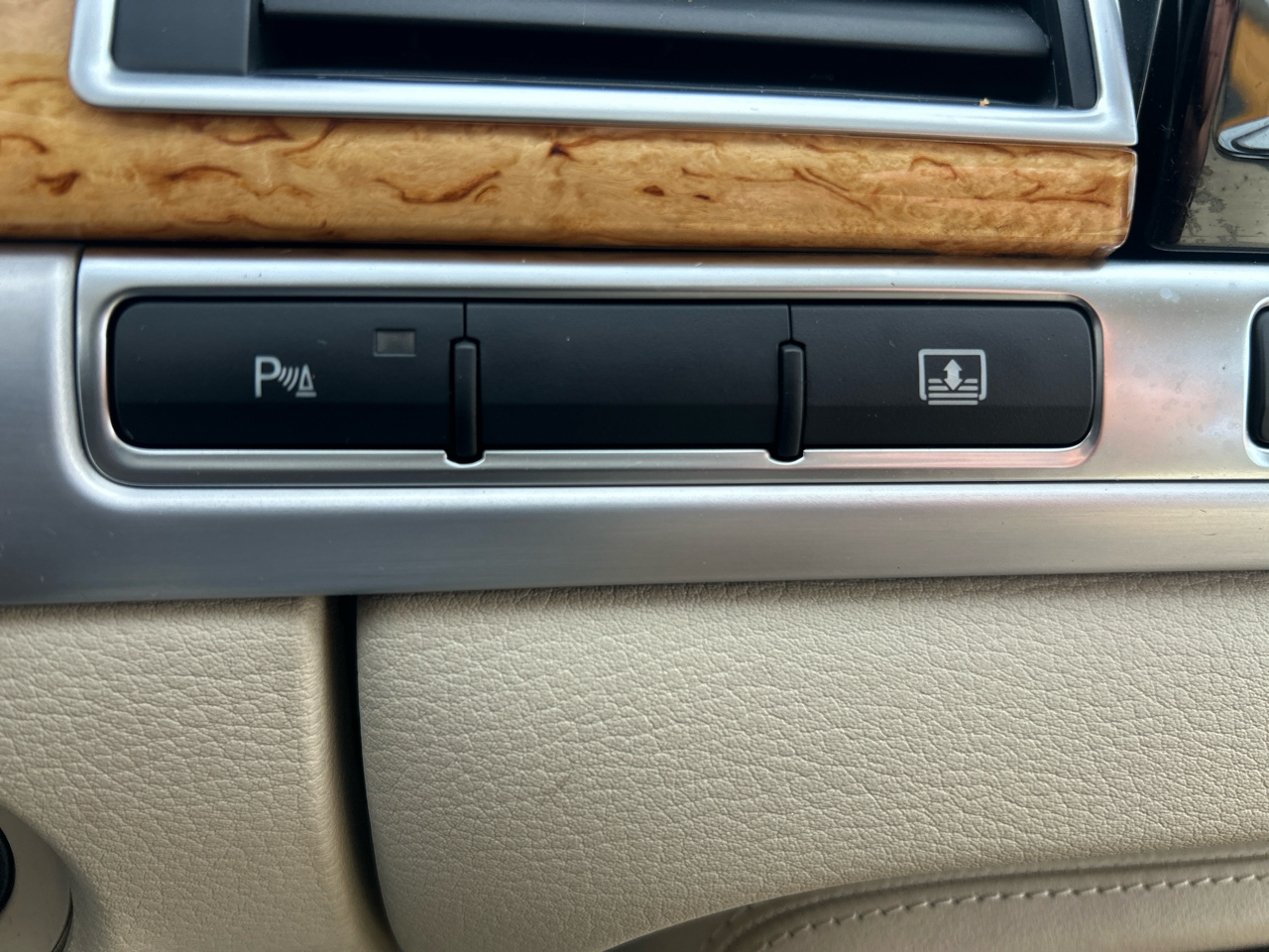 Audi A8 L 4dr Sdn 4.2L 2009