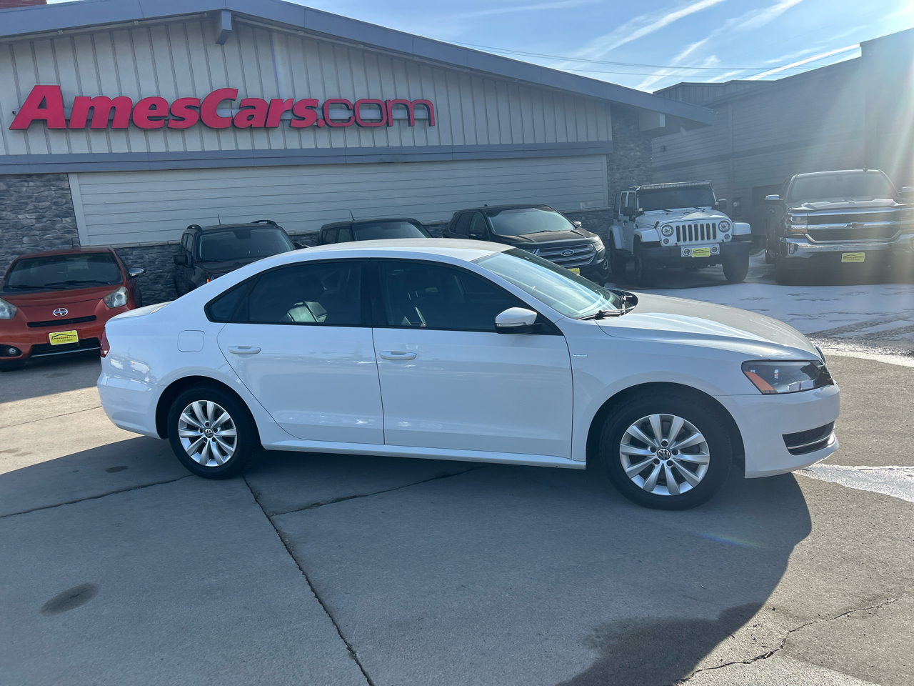 Volkswagen Passat 4dr Sdn 1.8T Auto Wolfsburg Ed 2014