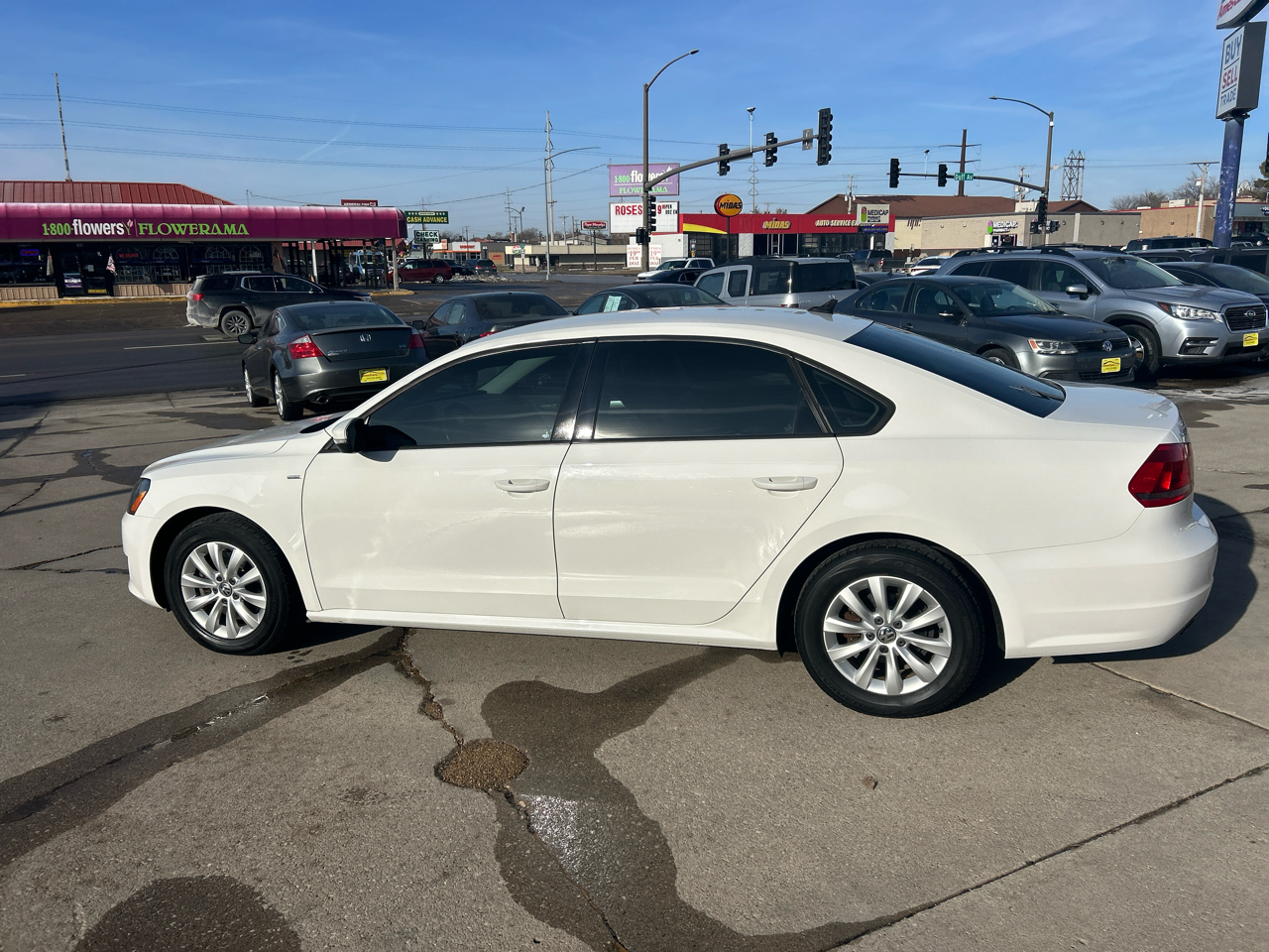 Volkswagen Passat 4dr Sdn 1.8T Auto Wolfsburg Ed 2014