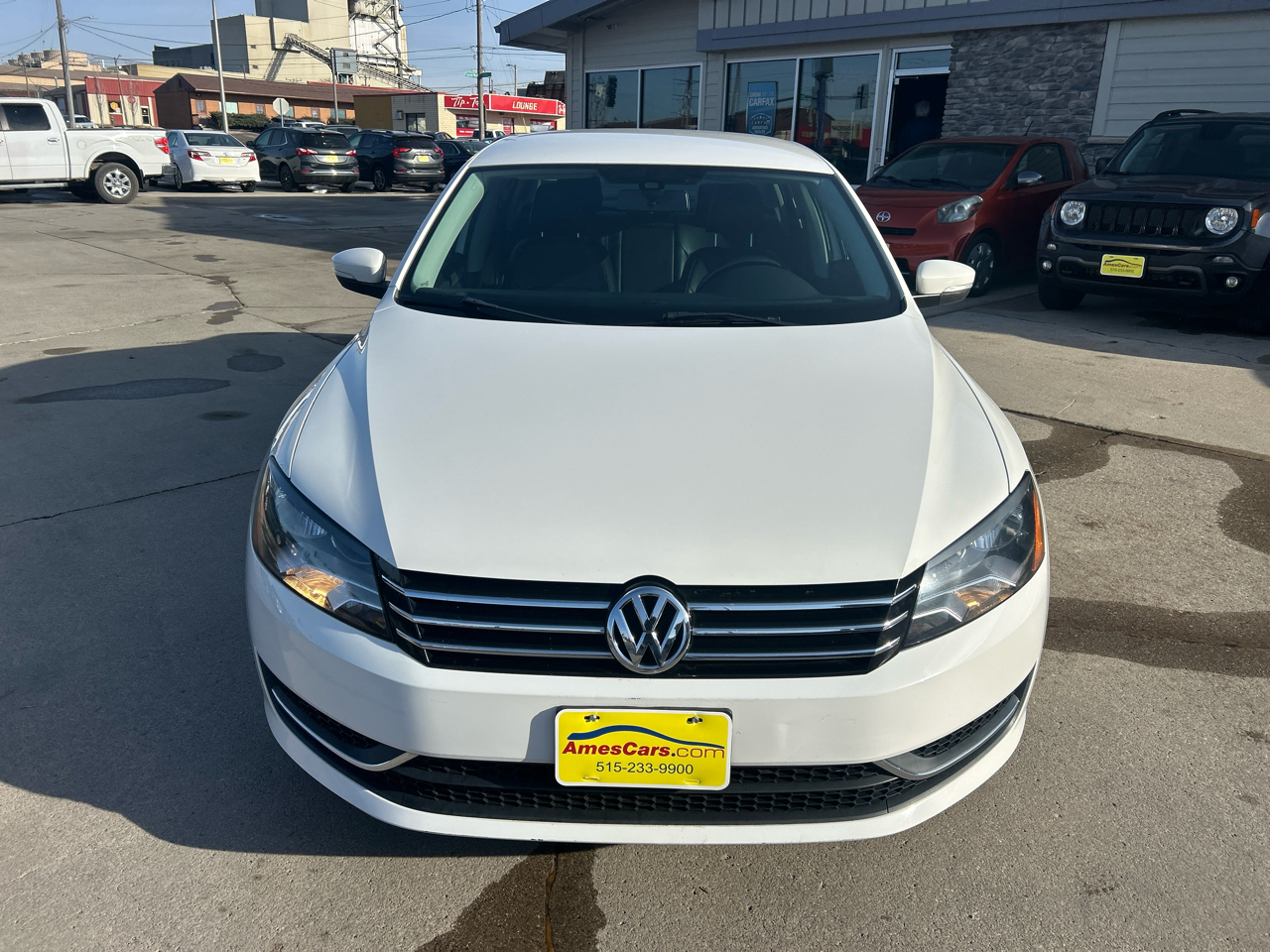 Volkswagen Passat 4dr Sdn 1.8T Auto Wolfsburg Ed 2014