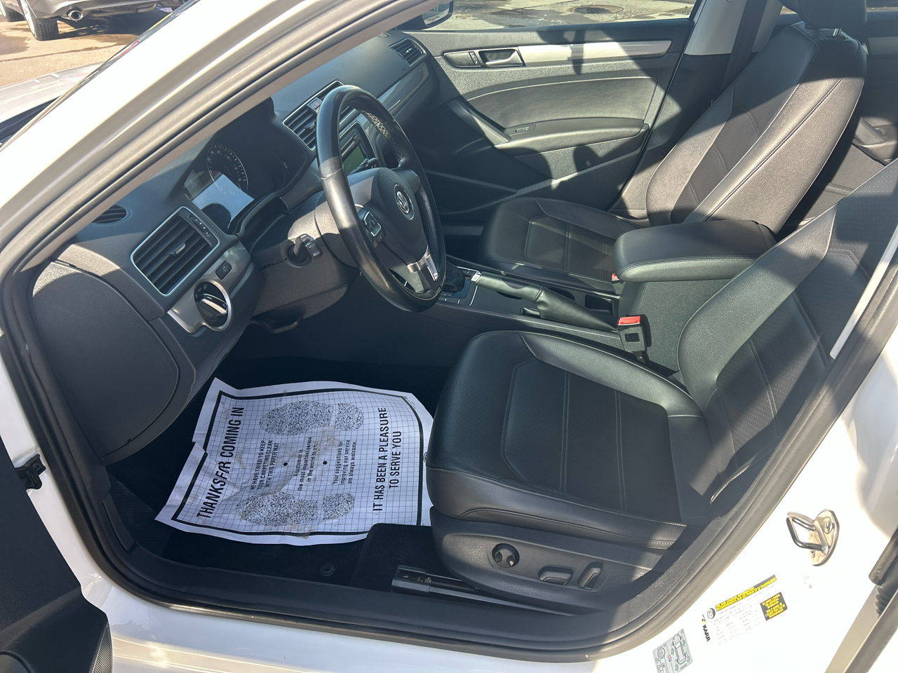 Volkswagen Passat 4dr Sdn 1.8T Auto Wolfsburg Ed 2014