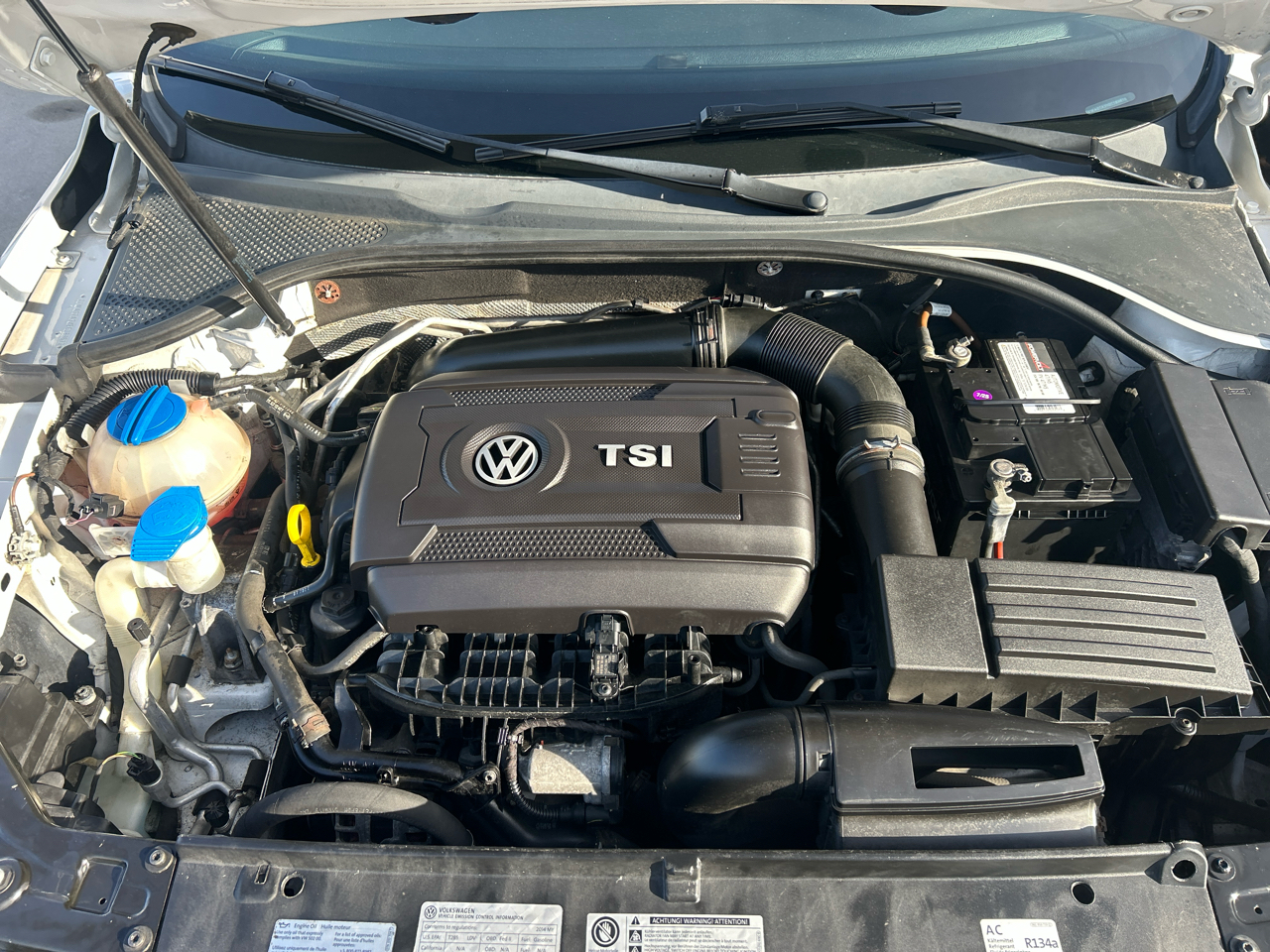 Volkswagen Passat 4dr Sdn 1.8T Auto Wolfsburg Ed 2014