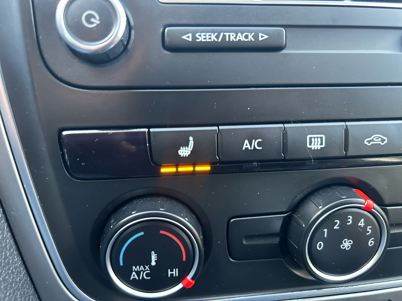 Volkswagen Passat 4dr Sdn 1.8T Auto Wolfsburg Ed 2014