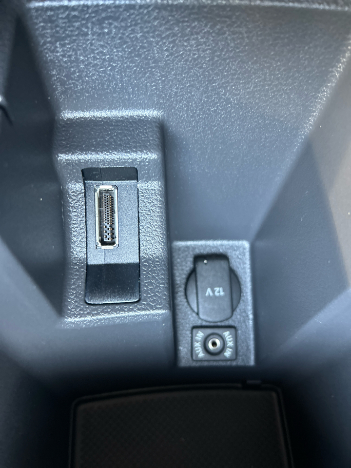 Volkswagen Passat 4dr Sdn 1.8T Auto Wolfsburg Ed 2014