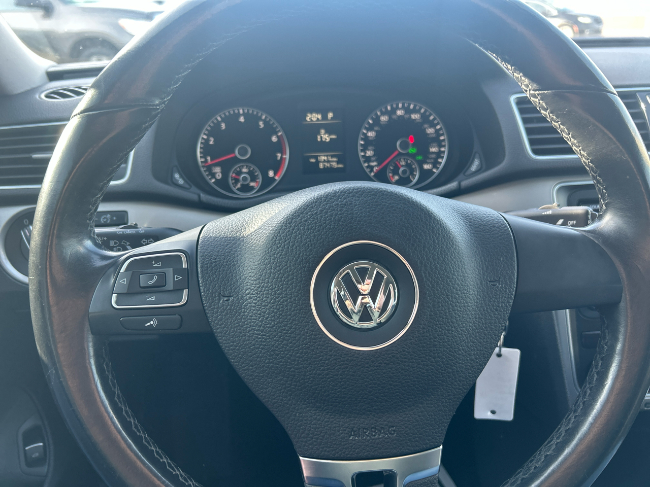 Volkswagen Passat 4dr Sdn 1.8T Auto Wolfsburg Ed 2014