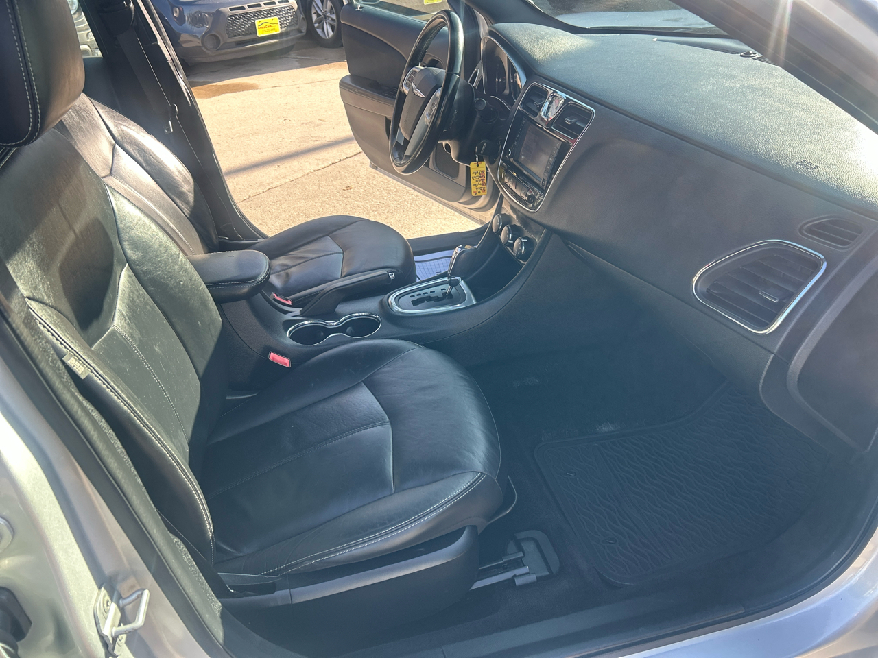 Chrysler 200 4dr Sdn Limited 2012