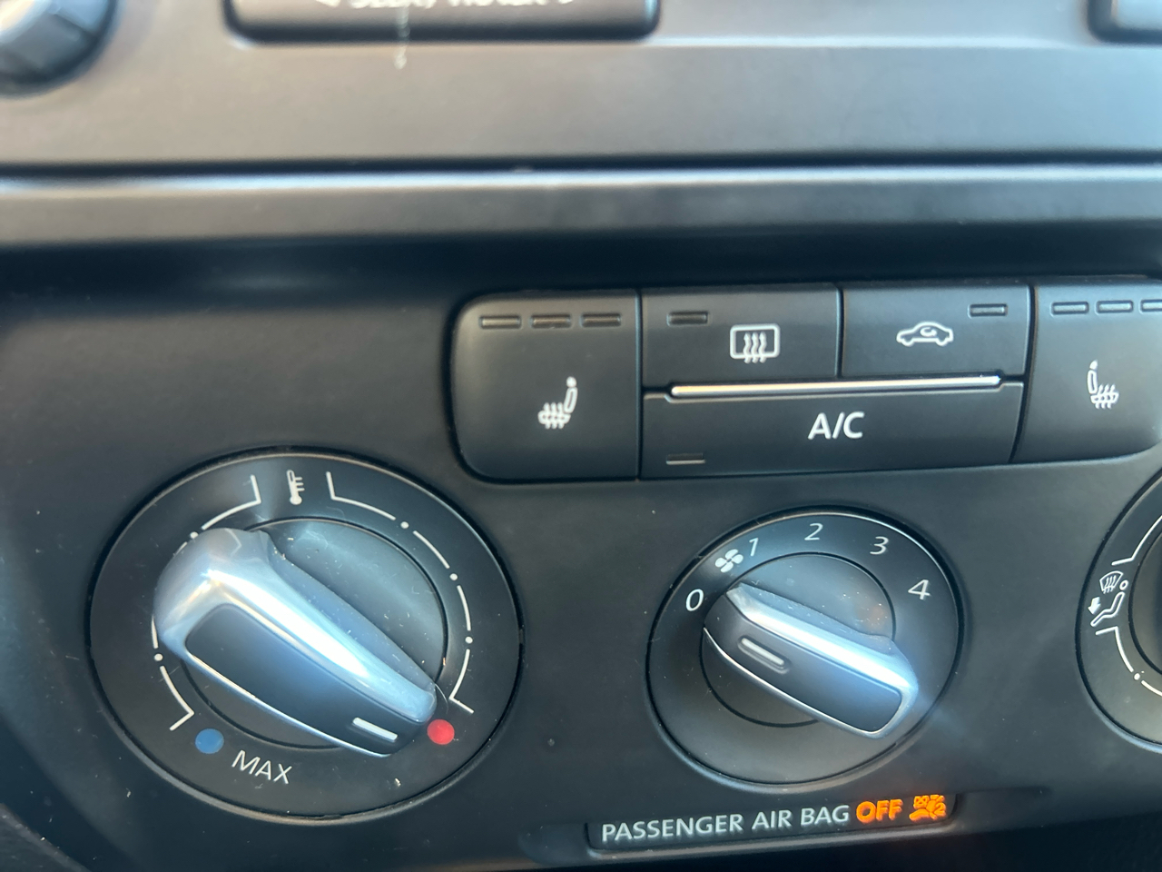 Volkswagen Jetta Sedan 4dr Man SE PZEV 2013