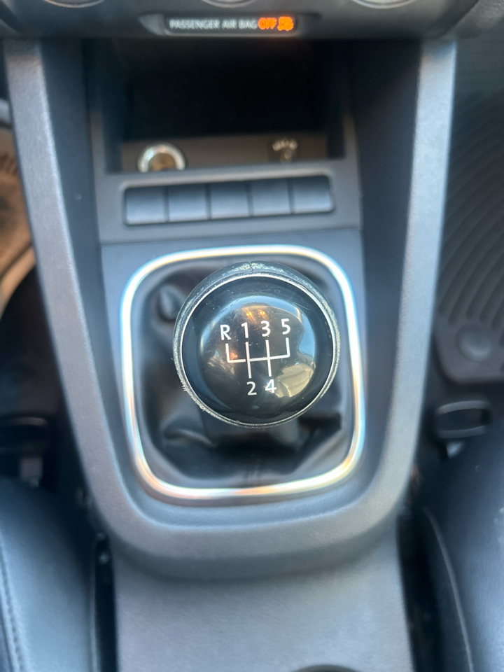 Volkswagen Jetta Sedan 4dr Man SE PZEV 2013