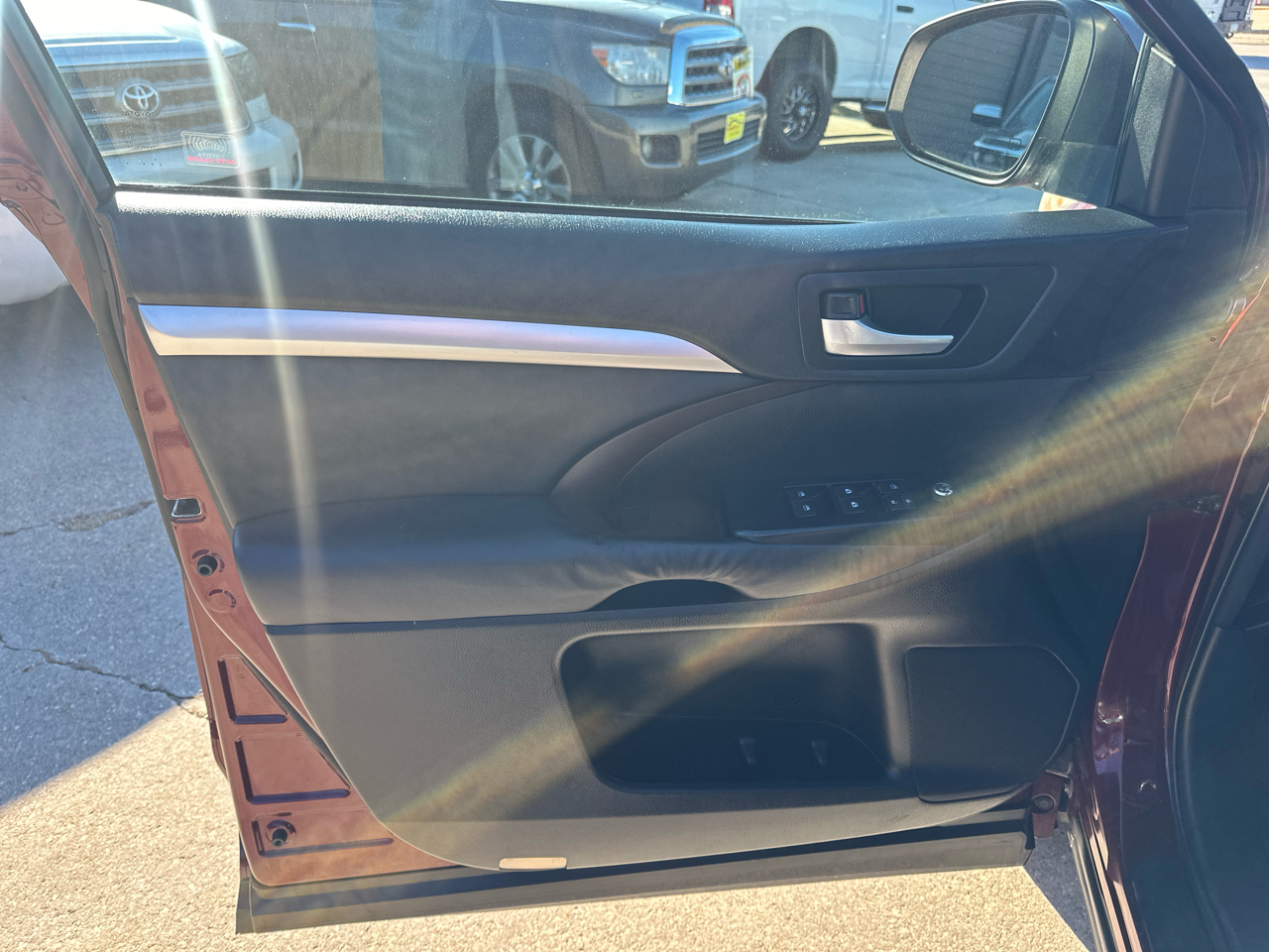 Toyota Highlander AWD 4dr V6 XLE (Natl) 2014