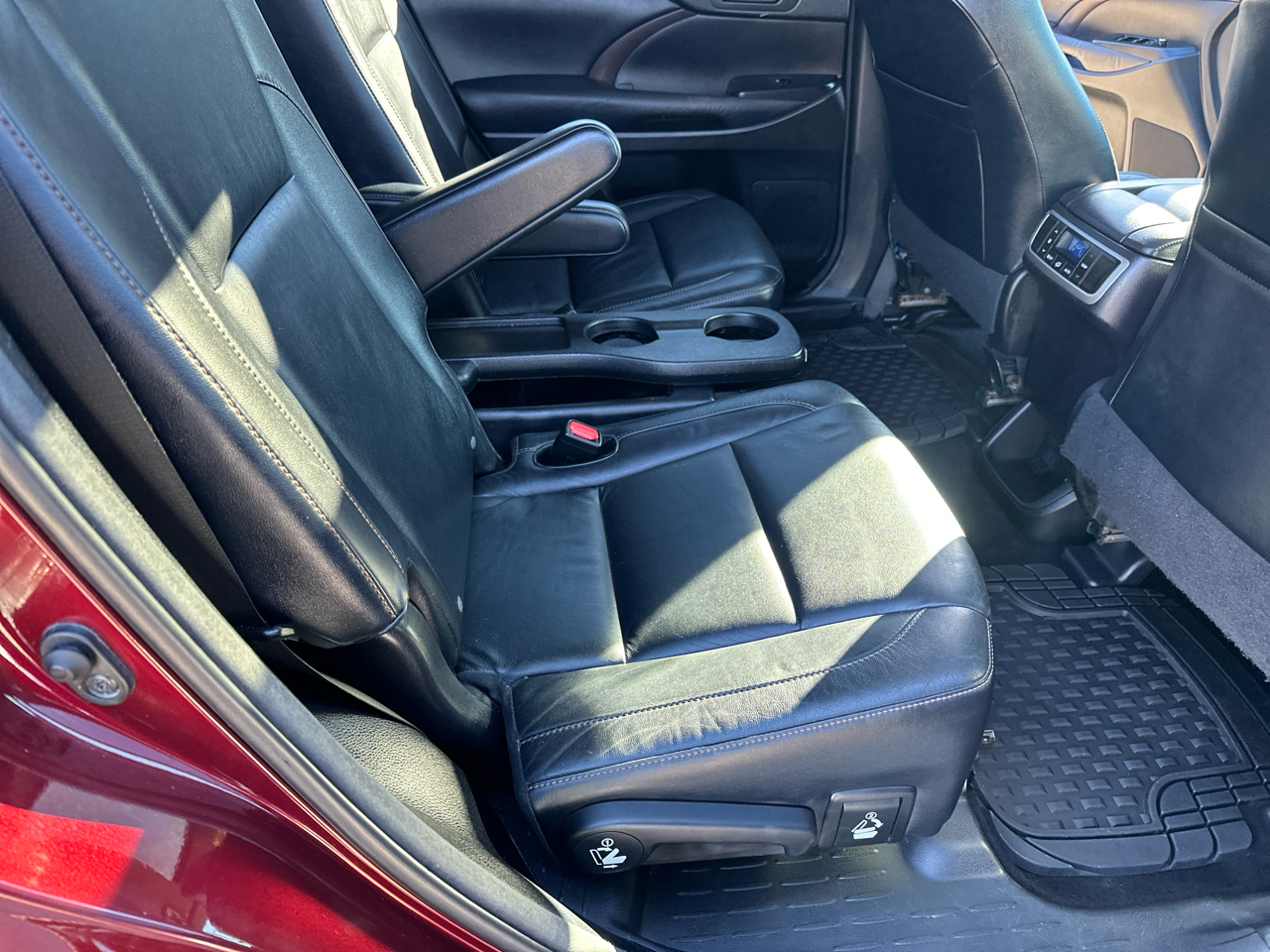 Toyota Highlander AWD 4dr V6 XLE (Natl) 2014