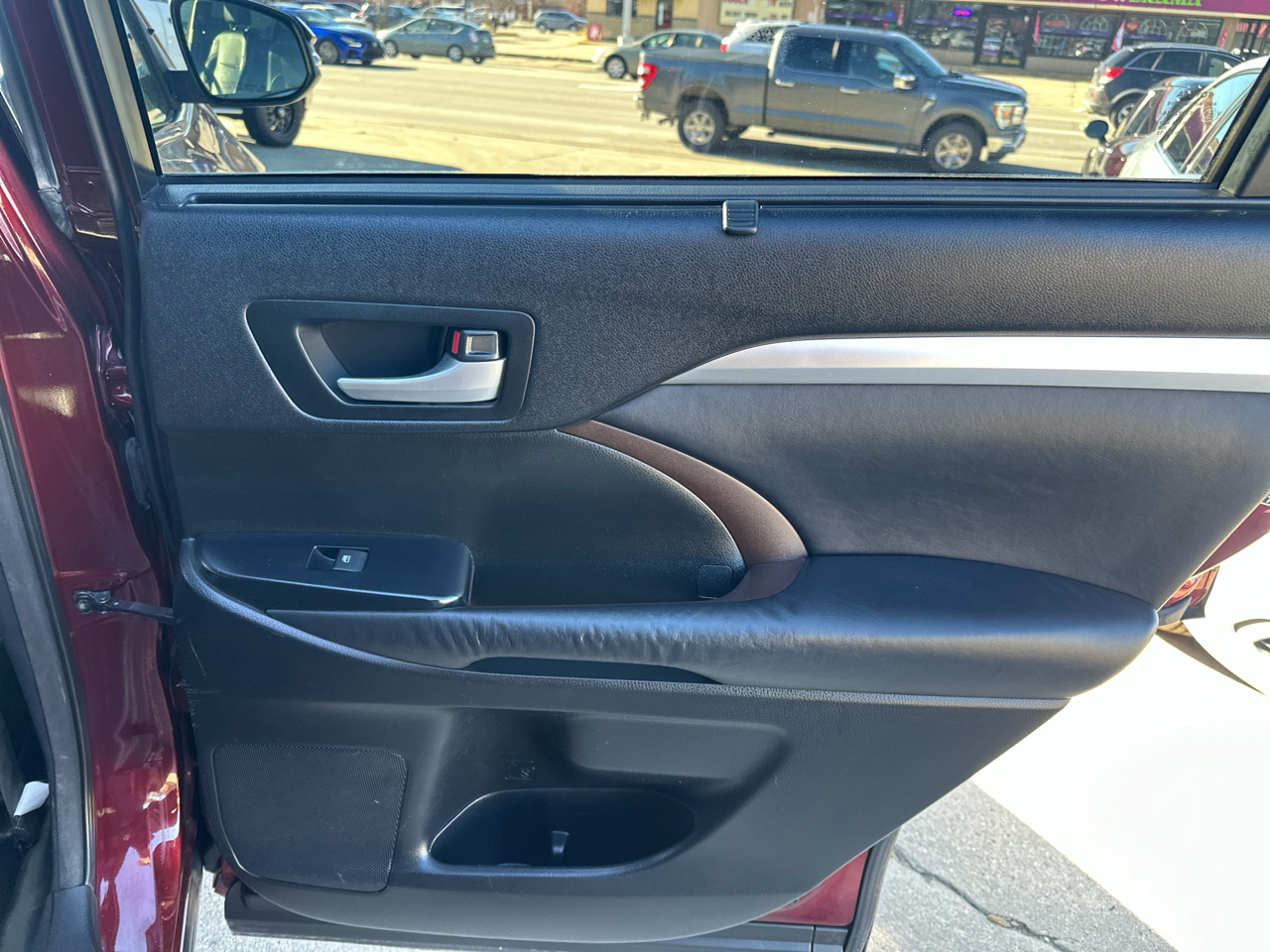 Toyota Highlander AWD 4dr V6 XLE (Natl) 2014