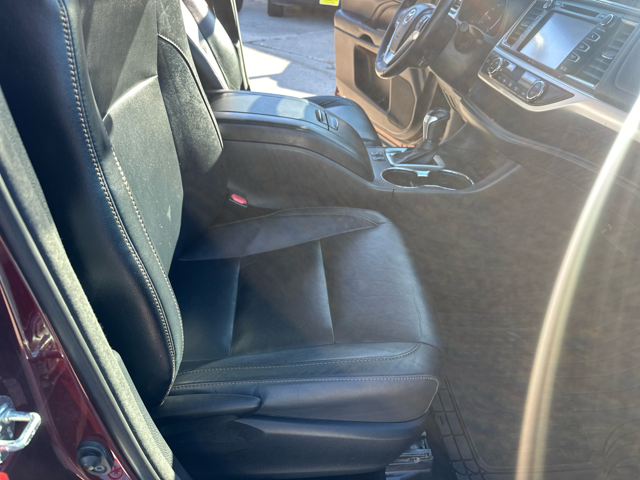 Toyota Highlander AWD 4dr V6 XLE (Natl) 2014