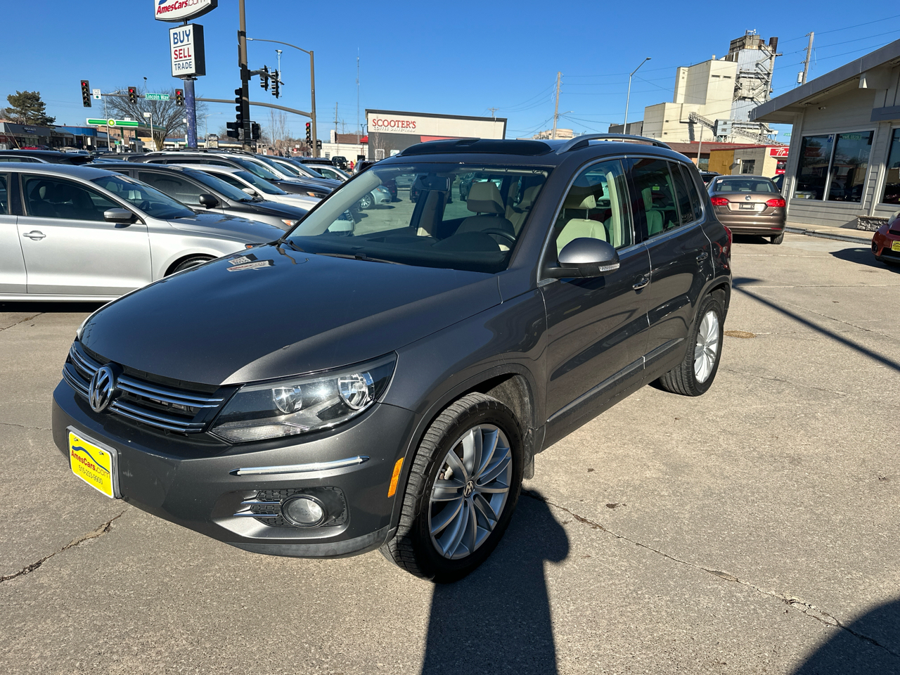 Volkswagen Tiguan 2WD 4dr Auto SE w/Sunroof & Nav 2012