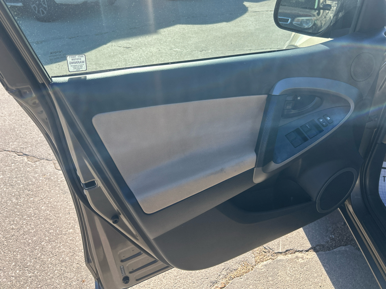 Toyota RAV4 4WD 4dr I4 (Natl) 2012