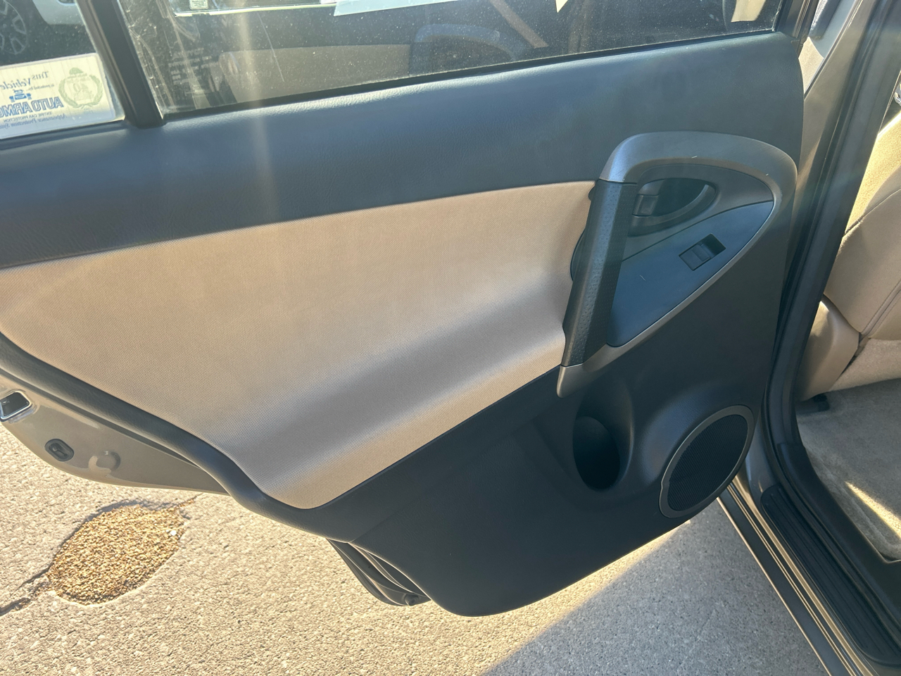 Toyota RAV4 4WD 4dr I4 (Natl) 2012