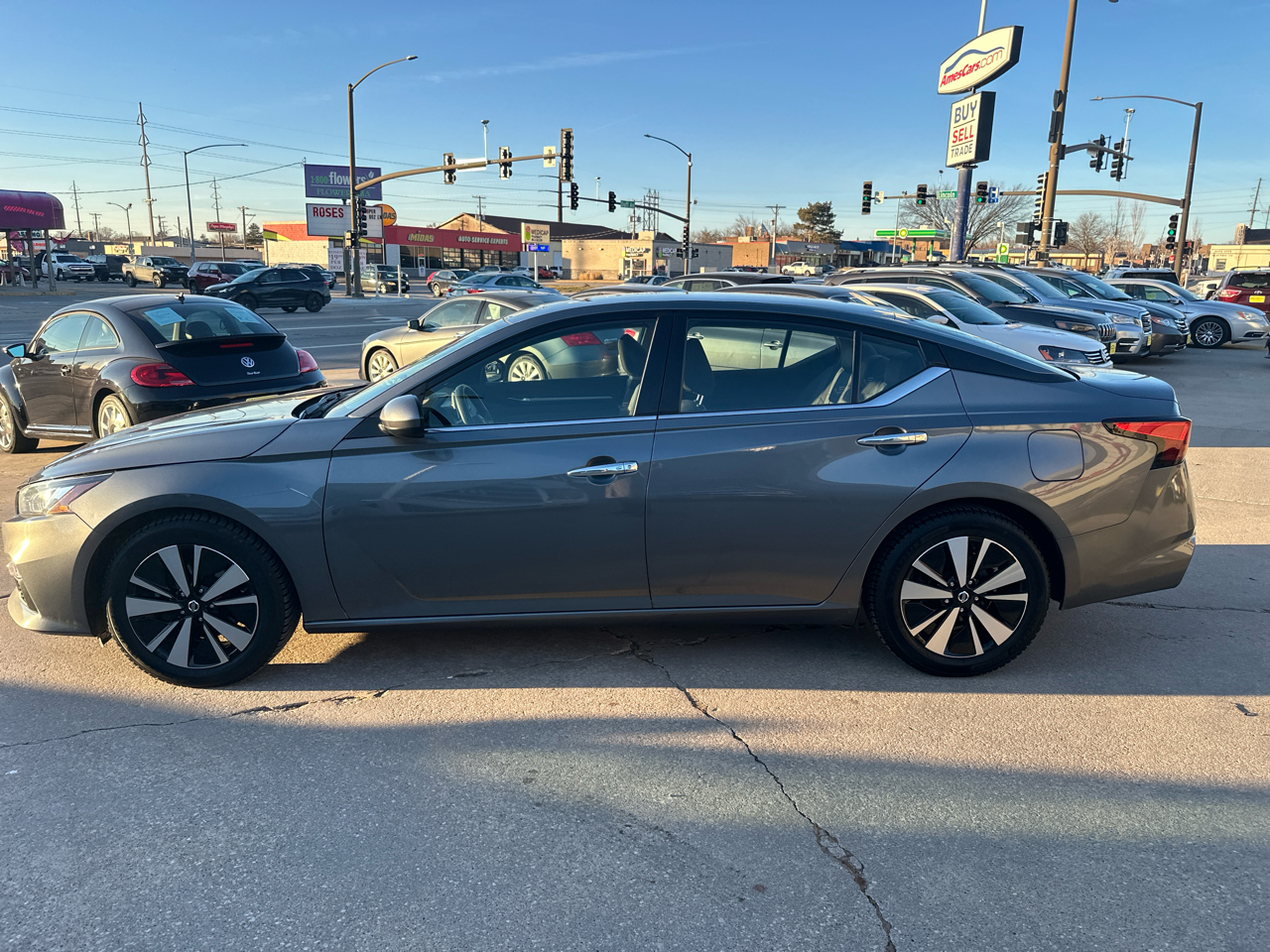 Nissan Altima 2.5 SV Sedan 2021