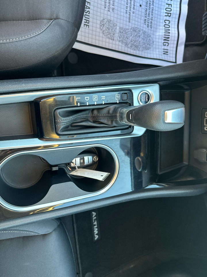 Nissan Altima 2.5 SV Sedan 2021