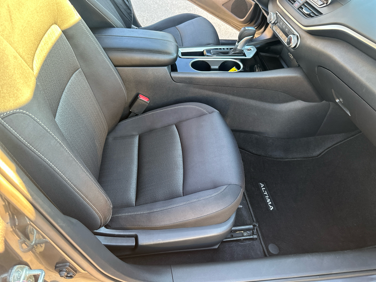 Nissan Altima 2.5 SV Sedan 2021