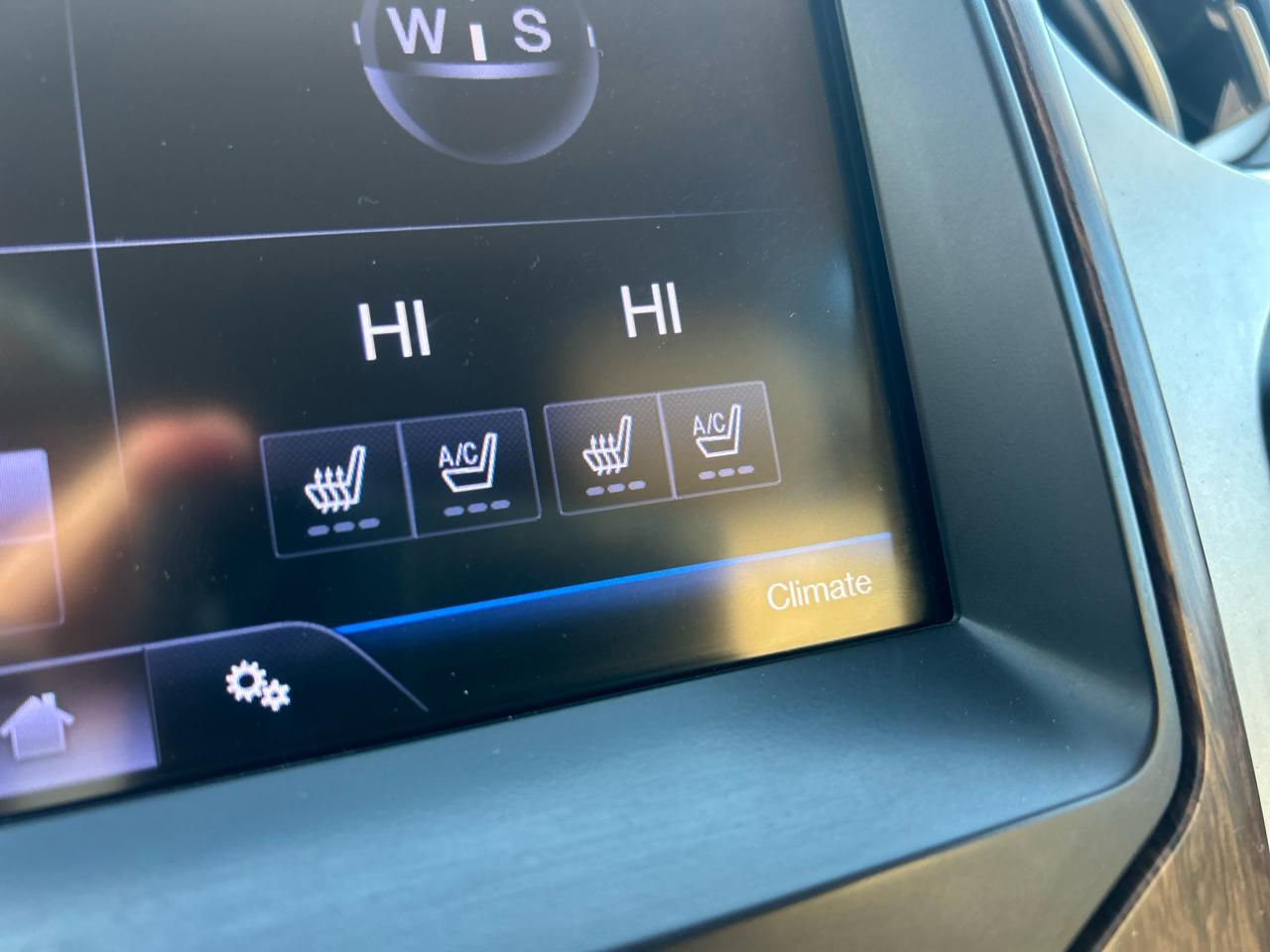 Ford F-150 4WD SuperCrew 145" Lariat 2013