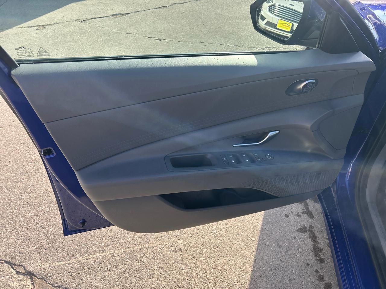 Hyundai Elantra SEL IVT 2023