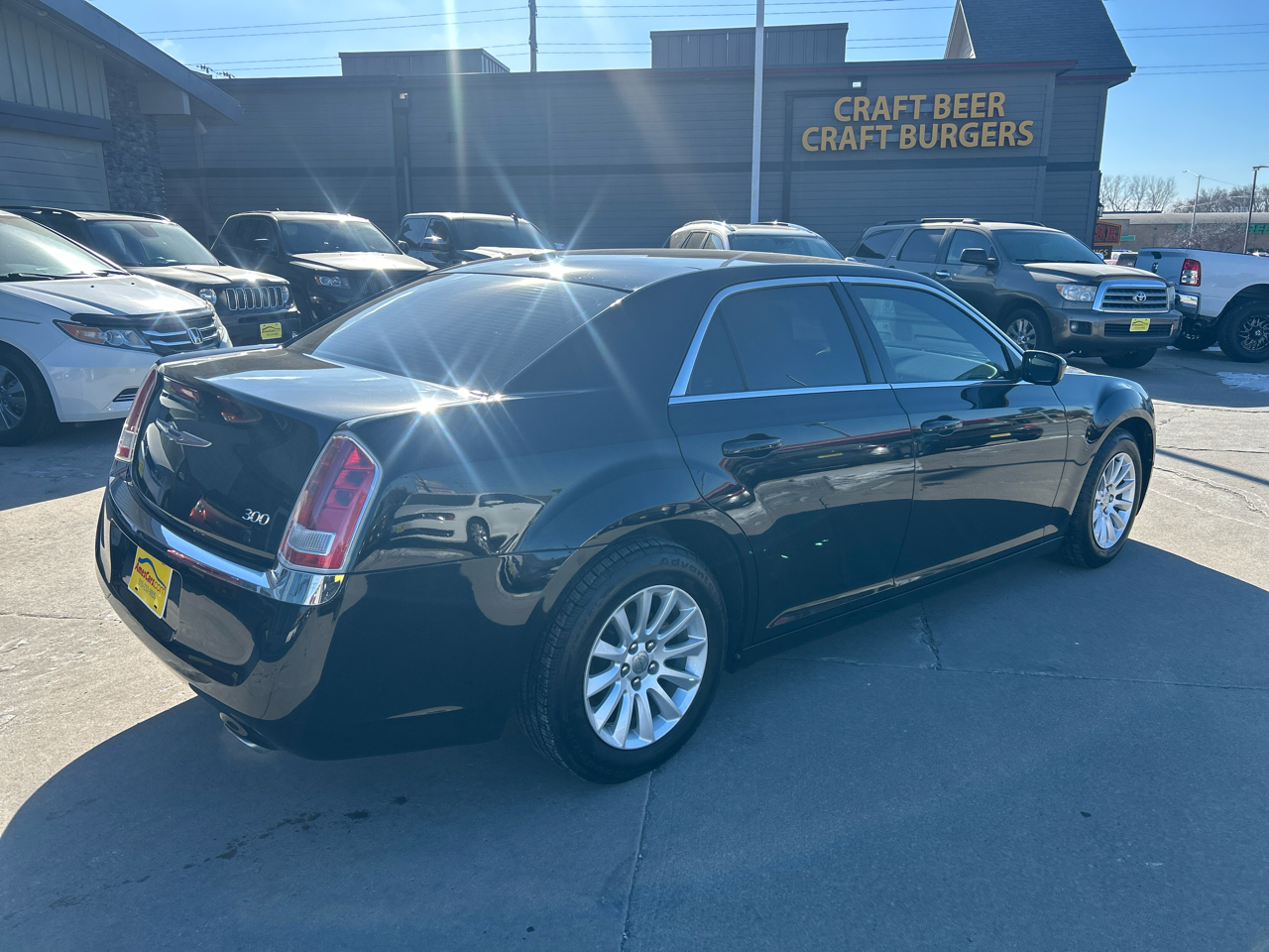 Chrysler 300 4dr Sdn RWD 2013