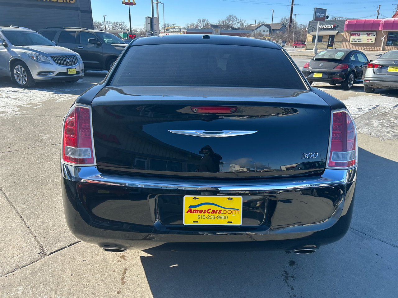 Chrysler 300 4dr Sdn RWD 2013
