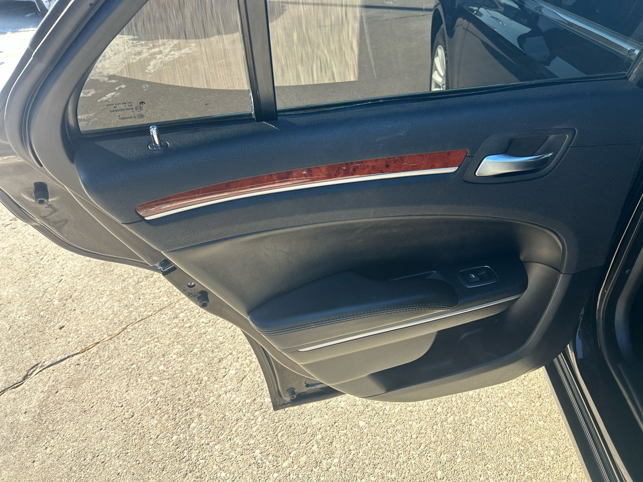 Chrysler 300 4dr Sdn RWD 2013