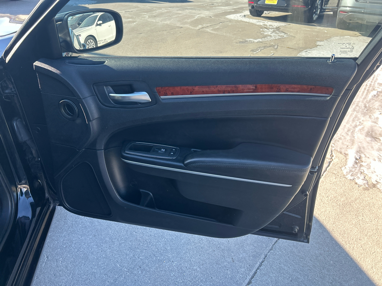 Chrysler 300 4dr Sdn RWD 2013