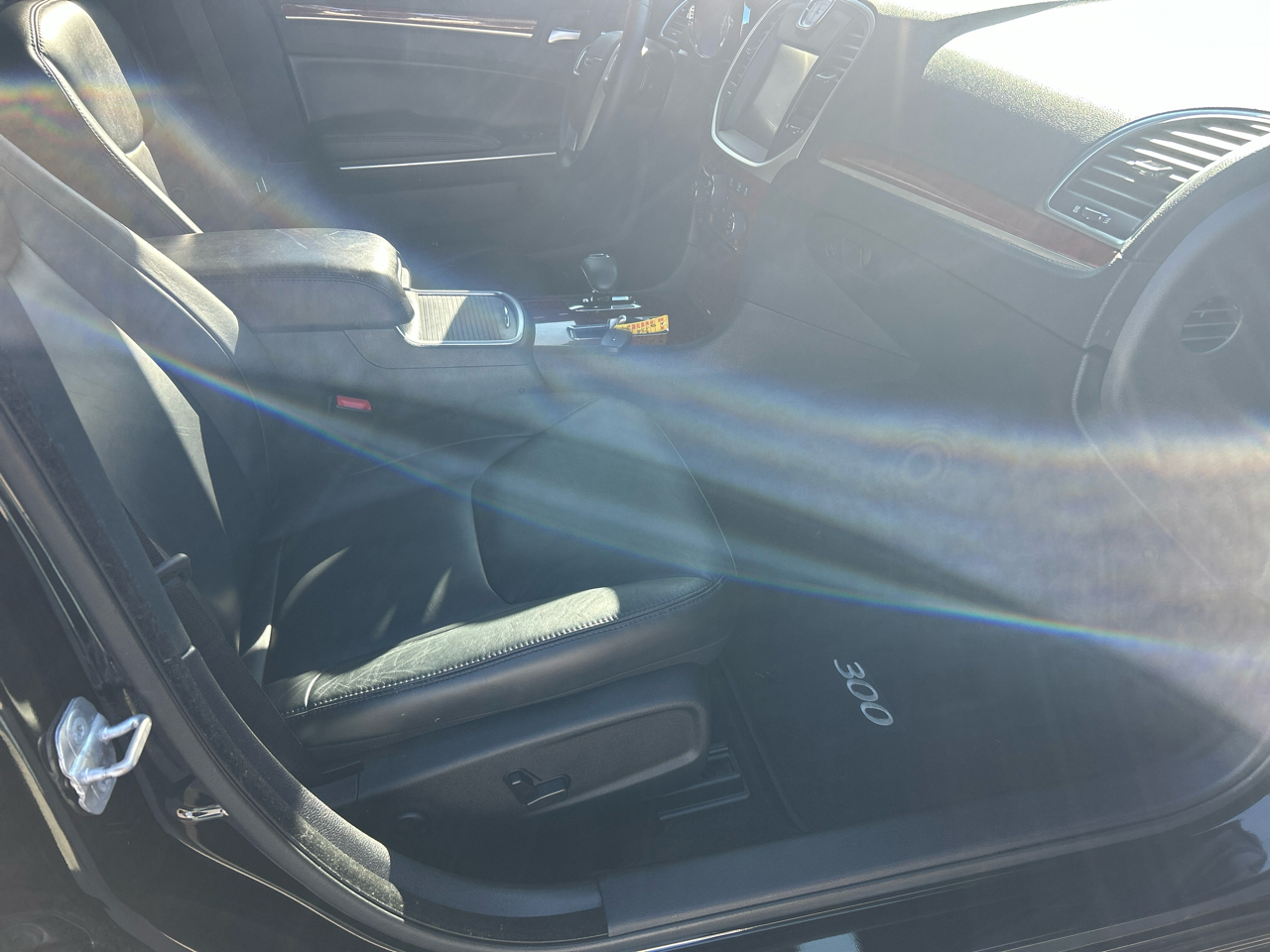 Chrysler 300 4dr Sdn RWD 2013