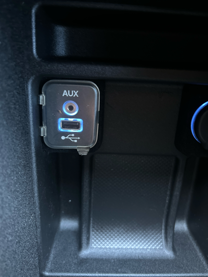 Chrysler 300 4dr Sdn RWD 2013