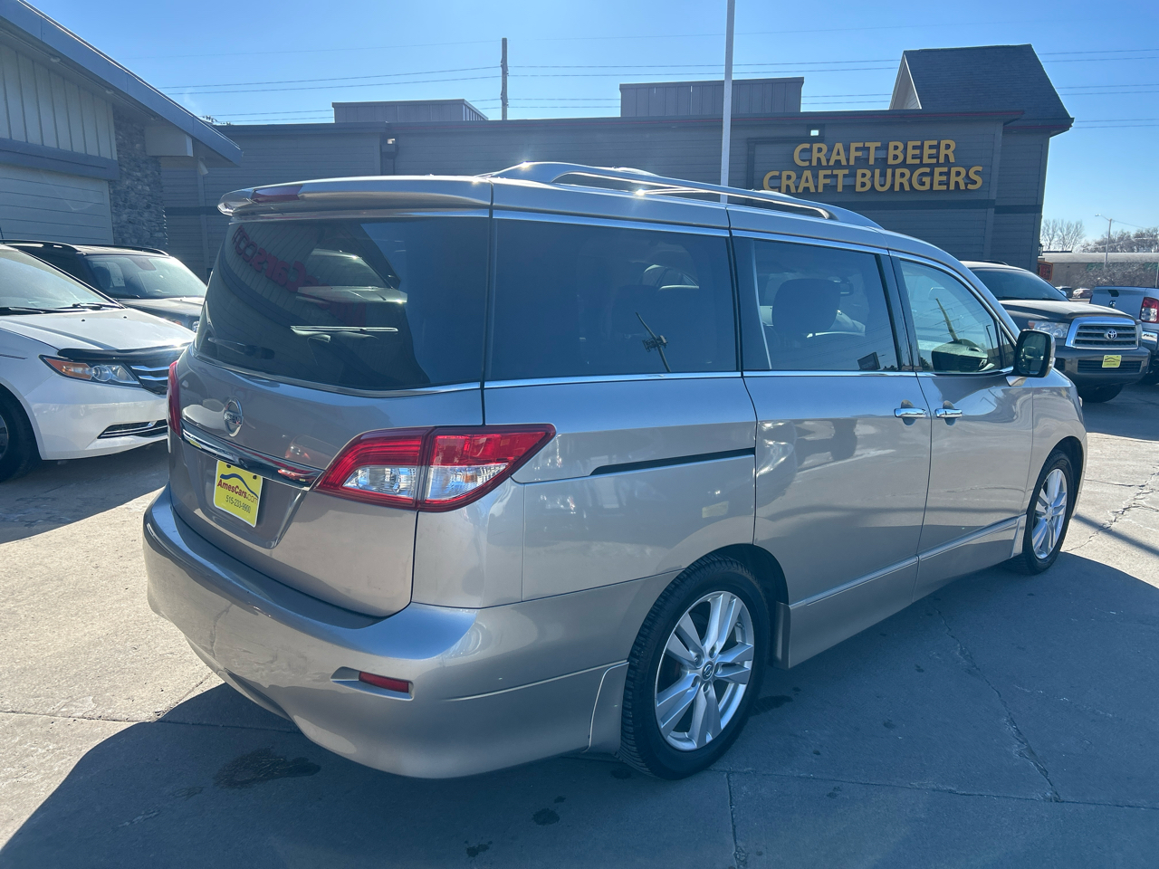 Nissan Quest 4dr LE 2012