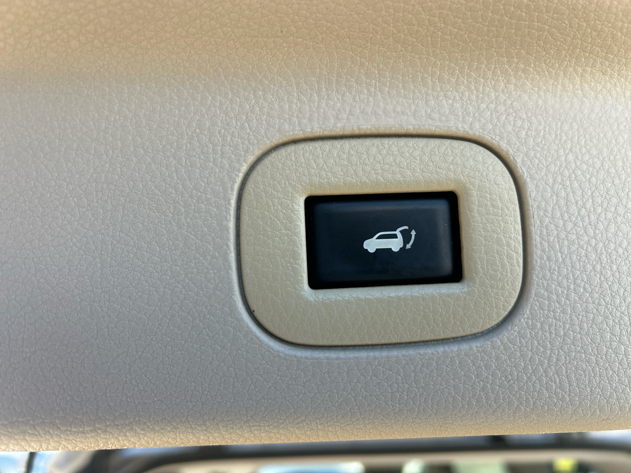 Nissan Quest 4dr LE 2012