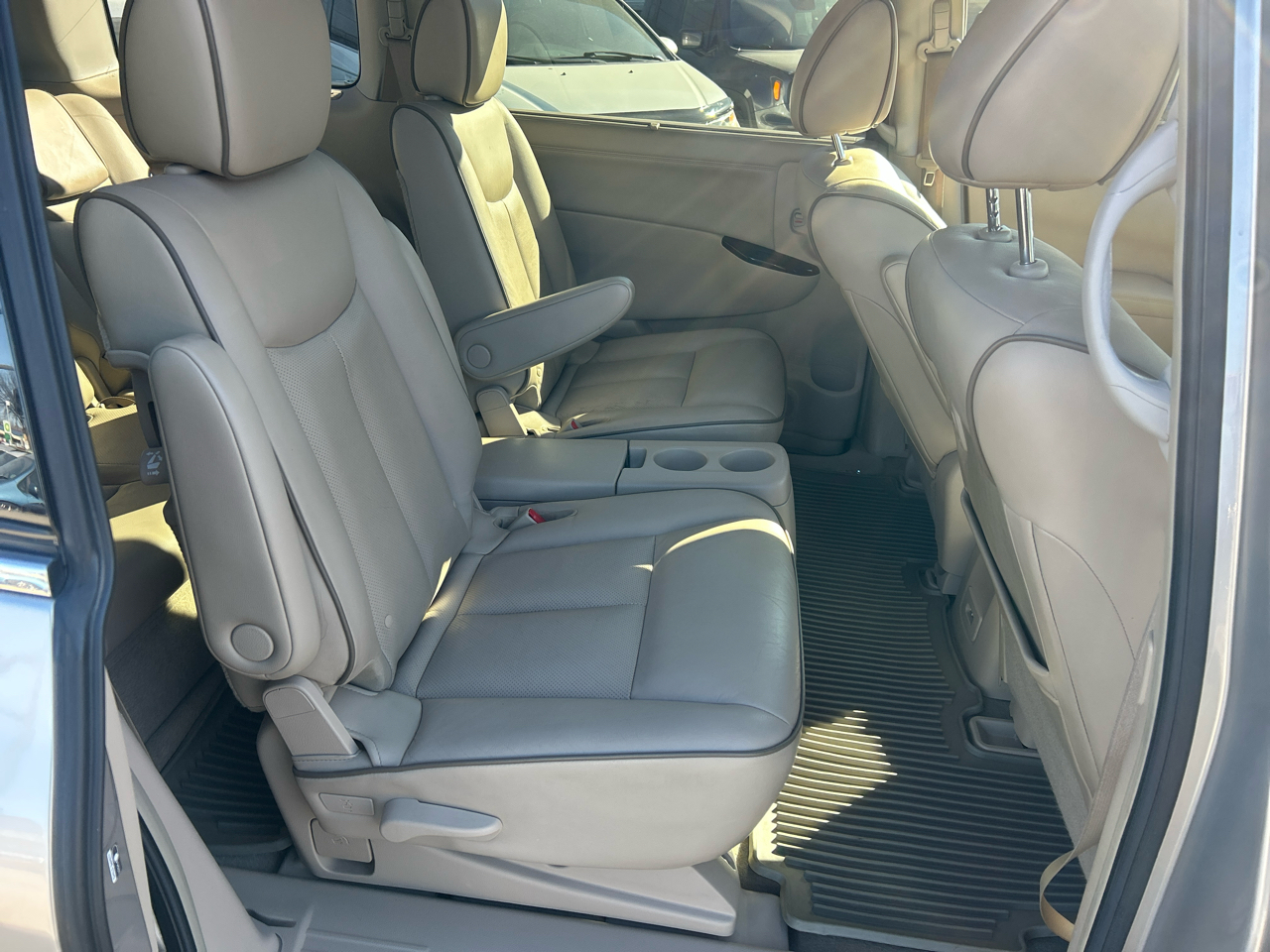 Nissan Quest 4dr LE 2012