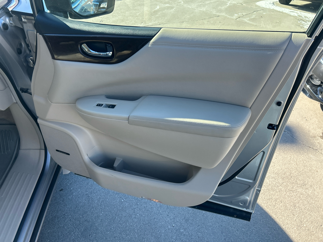 Nissan Quest 4dr LE 2012