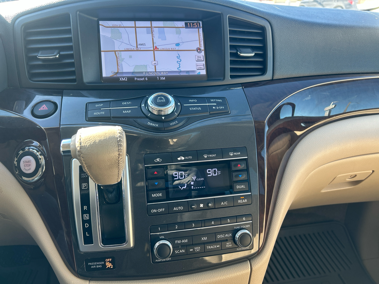 Nissan Quest 4dr LE 2012