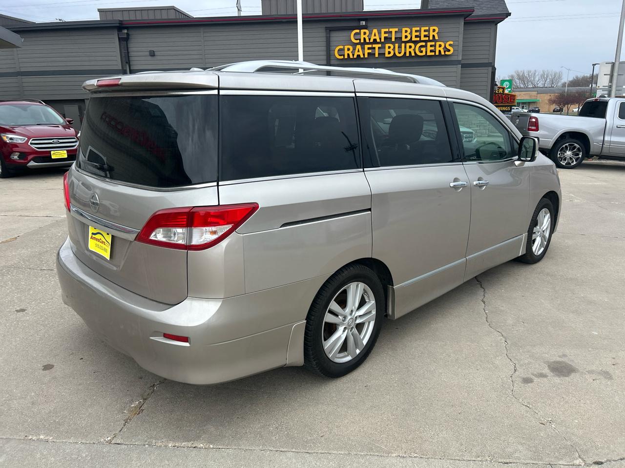 Nissan Quest 4dr LE 2012