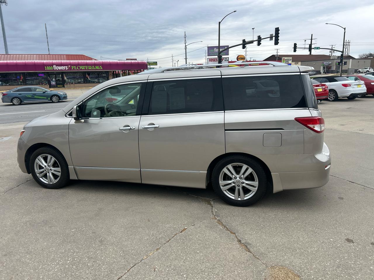 Nissan Quest 4dr LE 2012