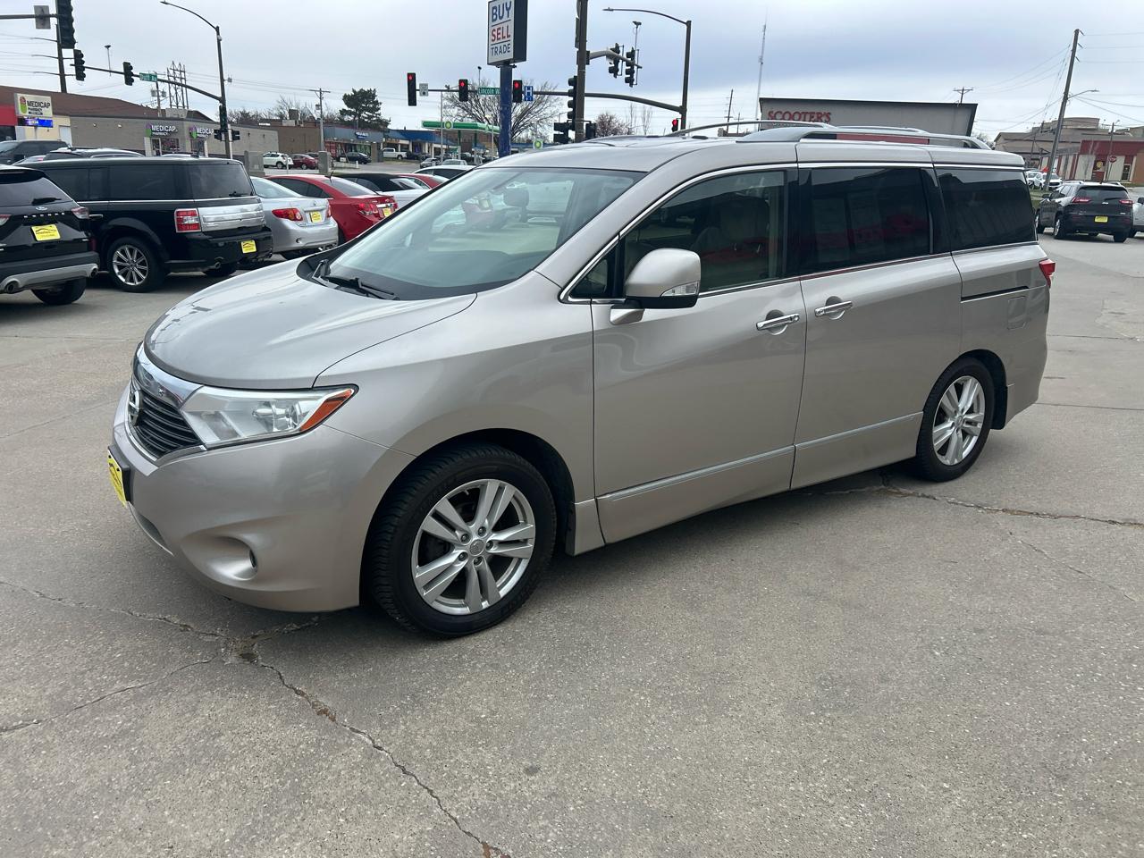 Nissan Quest 4dr LE 2012