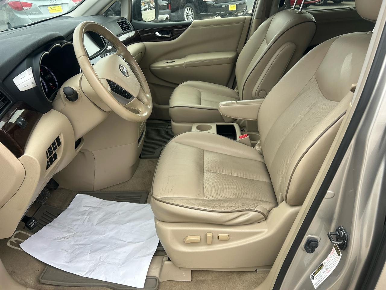 Nissan Quest 4dr LE 2012