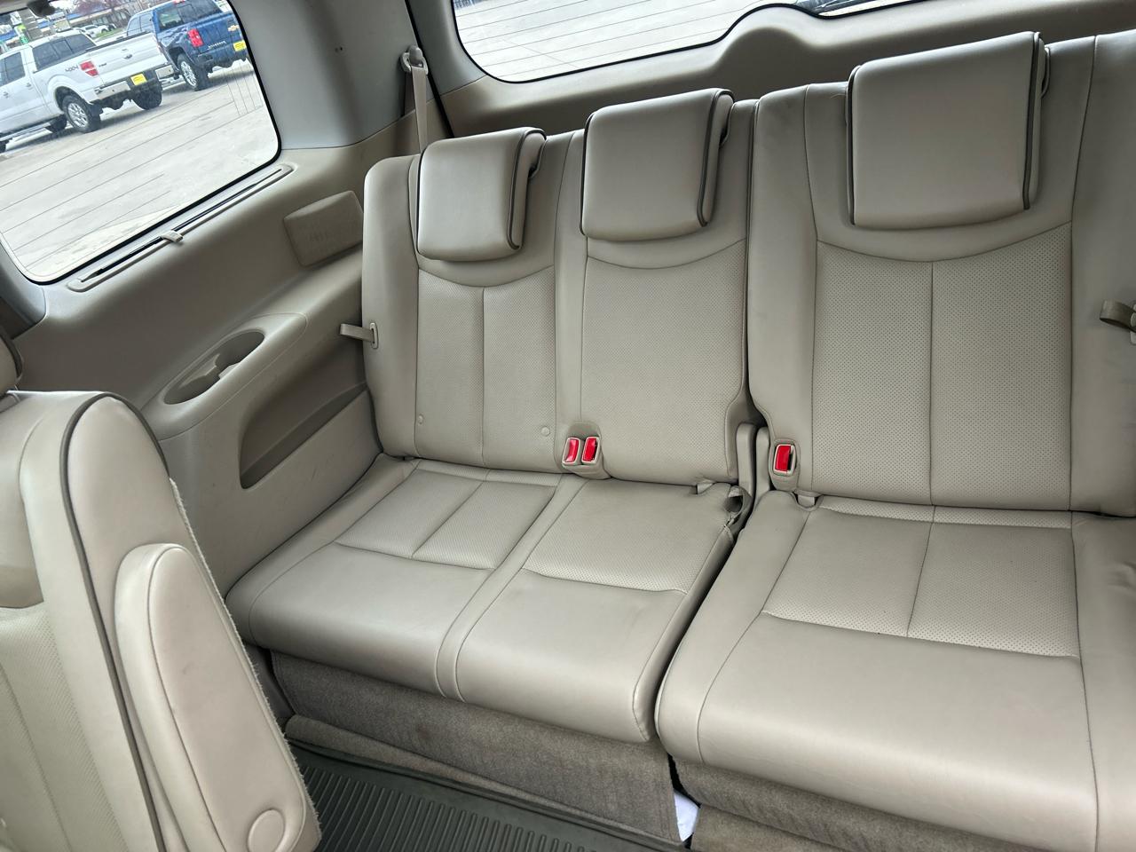 Nissan Quest 4dr LE 2012