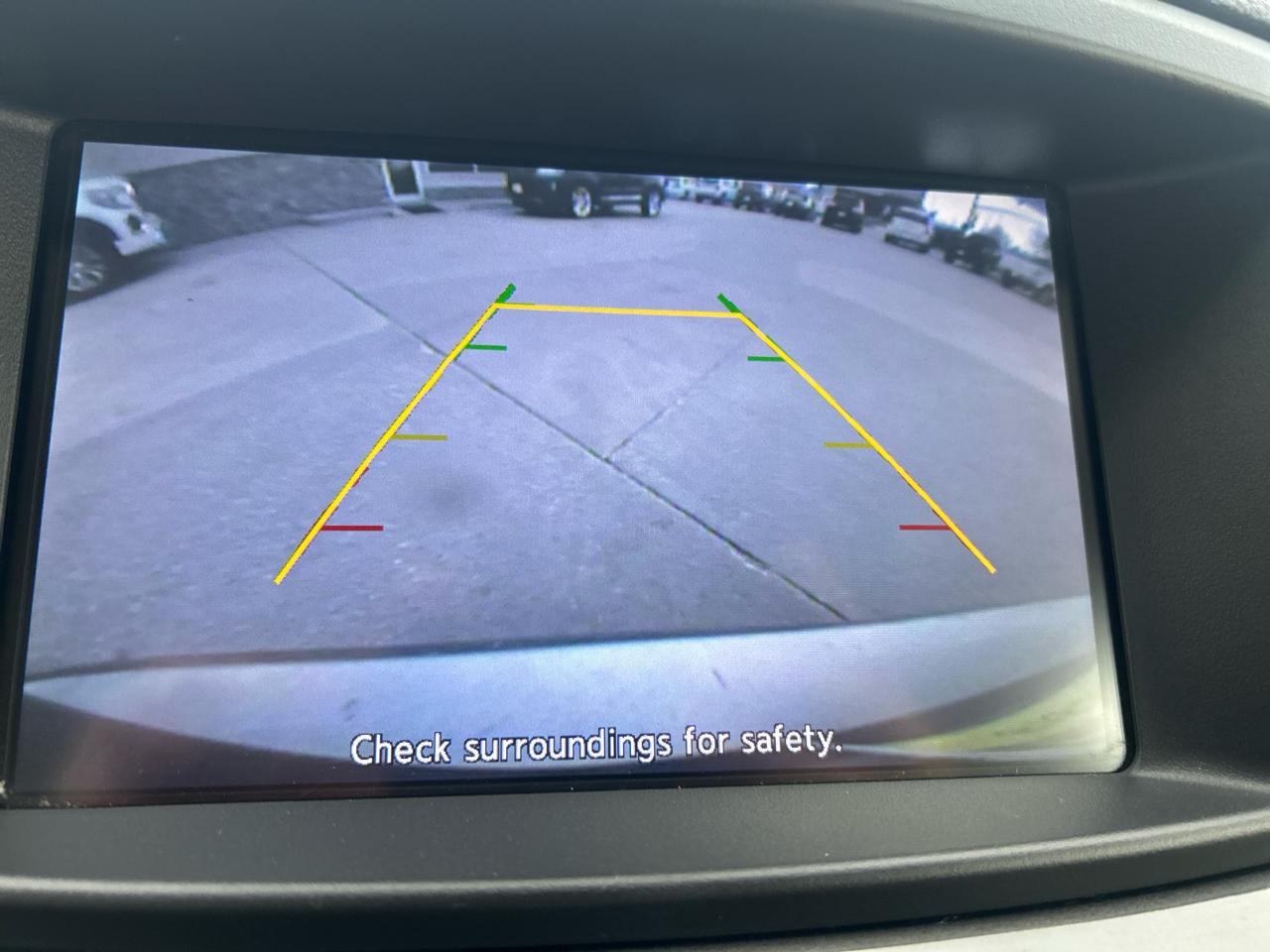 Nissan Quest 4dr LE 2012