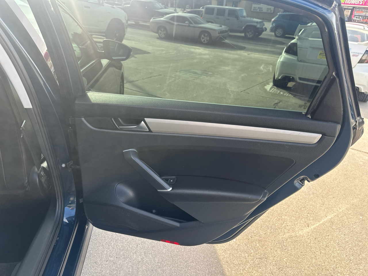 Volkswagen Passat 2.0T SE Auto 2022